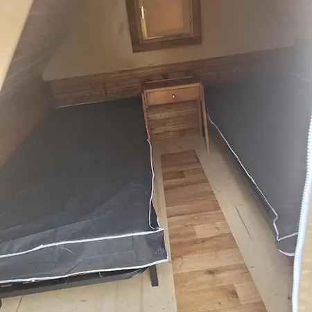 Grande Tente Pionnier Kamp alanı Bouglon